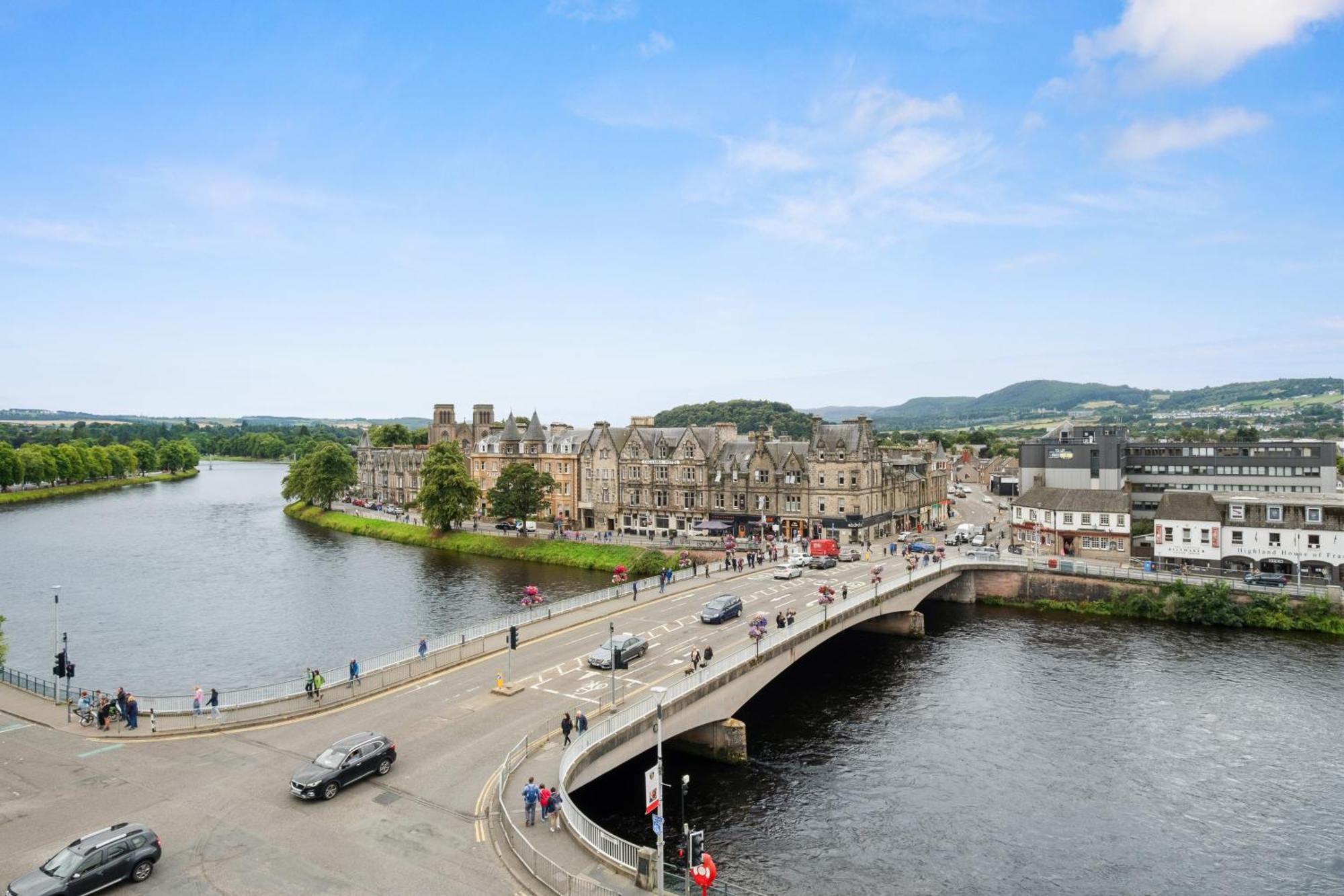 By The Bridge By Toppo Inverness Ngoại thất bức ảnh