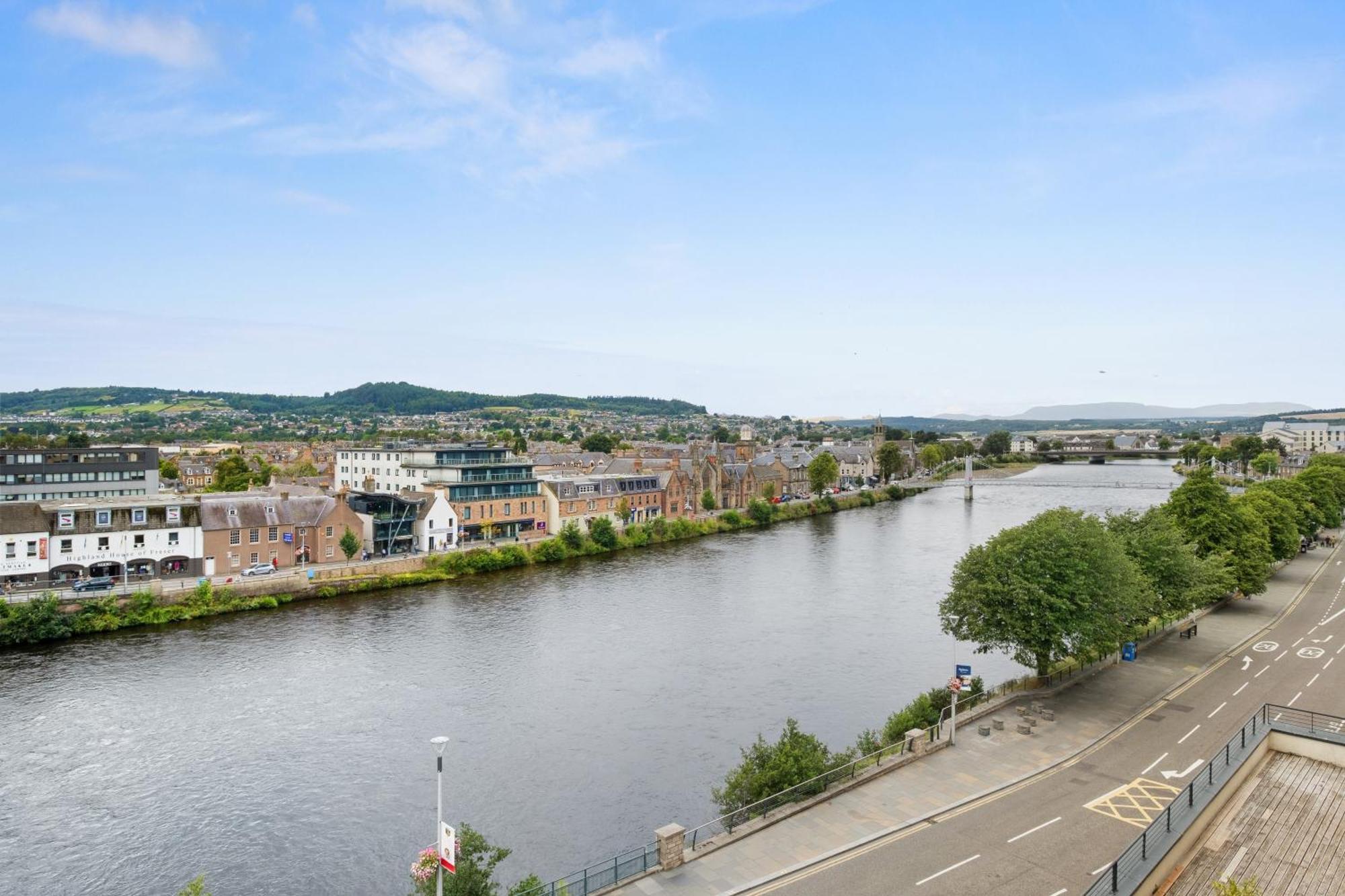 By The Bridge By Toppo Inverness Ngoại thất bức ảnh